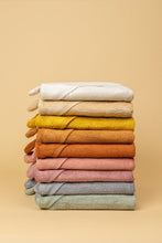 Load image into Gallery viewer, Hooded Towel