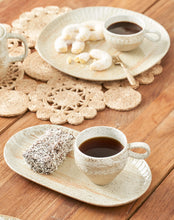 Load image into Gallery viewer, Ceylon Oval Tray