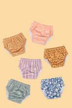 Load image into Gallery viewer, Reusable Swim Nappy: Daisy Daze / Medium (7-10kg)