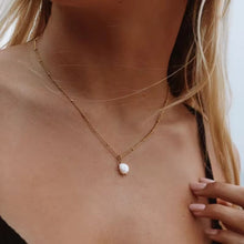 Load image into Gallery viewer, Pearl Drop Necklace