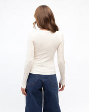 Load image into Gallery viewer, Contrast Seam Long-Sleeve Top – Ivory