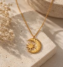 Load image into Gallery viewer, The Luna Necklace