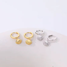 Load image into Gallery viewer, Seashell Hoop Earrings