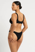 Load image into Gallery viewer, BOND-EYE - SCOUT CROP - ECO BLACK