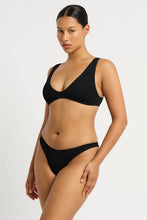 Load image into Gallery viewer, BOND-EYE - SCOUT CROP - ECO BLACK