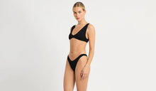 Load image into Gallery viewer, BOND-EYE - SCOUT CROP - ECO BLACK