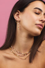 Load image into Gallery viewer, ROSE EARRING - GOLD