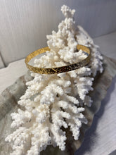 Load image into Gallery viewer, Gold Cuff Bangles