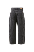 Load image into Gallery viewer, Demi Barrel Jean
