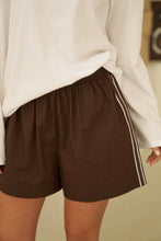 Load image into Gallery viewer, Mila Short -chocolate side stripe
