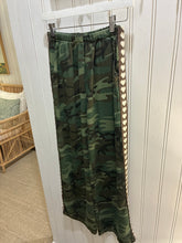 Load image into Gallery viewer, Camo Heart Stripe Pants
