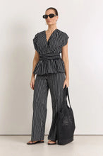 Load image into Gallery viewer, Mili Woven Tote Black
