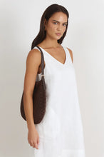 Load image into Gallery viewer, Large Paper Weave Tote - CHocolate
