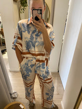 Load image into Gallery viewer, Paloma Printed Pants – Blue Floral
