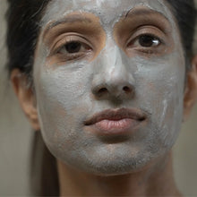 Load image into Gallery viewer, Cucumber &amp; Chamomile Radiance Facial Mask
