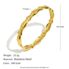 Load image into Gallery viewer, Gold Fish Bangle
