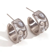 Load image into Gallery viewer, Margot Earrings in Silver
