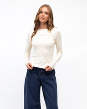 Load image into Gallery viewer, Contrast Seam Long-Sleeve Top – Ivory
