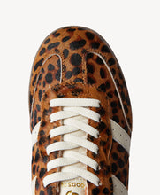 Load image into Gallery viewer, Parallel Pony Hair Sneakers - Leopard
