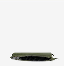 Load image into Gallery viewer, Status Anxiety -Voyager Bag - Khaki
