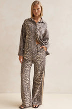 Load image into Gallery viewer, Leopard Print Button-Up Shirt
