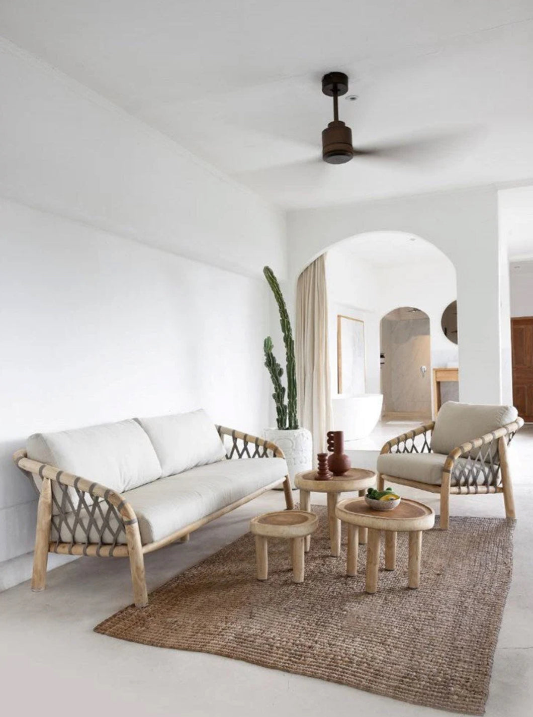 Aleki Sofa