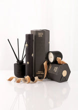 Load image into Gallery viewer, Tabac &amp; Cedar Wood Reed Diffuser
