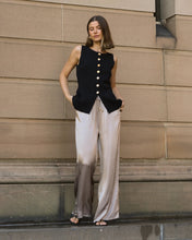 Load image into Gallery viewer, FRONT SPLIT KNIT VEST
