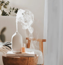 Load image into Gallery viewer, STONE AROMATHERAPY DIFFUSER 100ML
