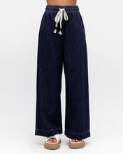 Load image into Gallery viewer, Mid Wash Wide Leg Jeans – Indigo
