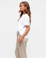 Load image into Gallery viewer, Easy Tuck Tee – White
