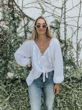 Load image into Gallery viewer, Sammie Smock Top White
