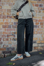 Load image into Gallery viewer, Demi Barrel Jean
