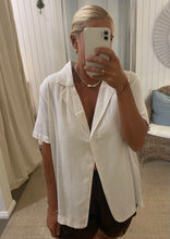 Load image into Gallery viewer, Linen Button Up Top
