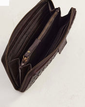 Load image into Gallery viewer, Juju &amp; Co - Large Basque Wallet - Chocolate
