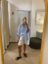 Load image into Gallery viewer, Worthier Linen Button-Up Shirt – Light Blue
