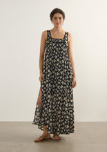 Load image into Gallery viewer, Amiah Midi Dress
