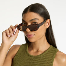 Load image into Gallery viewer, Luna Sunglasses - Brown Tort
