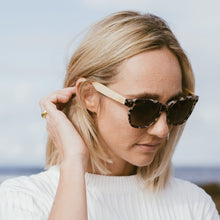 Load image into Gallery viewer, LILA GRACE IVORY TORTOISE
